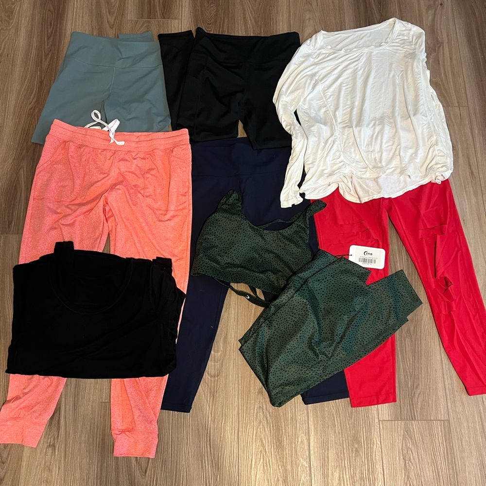 Lot of Zyia jogger (L) leggings (8-10), tops XL, bra XL